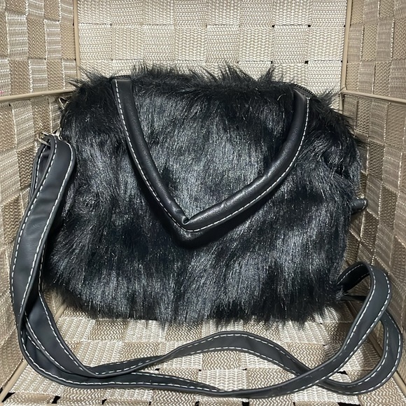 Fun, causal Black furry 7x9” purse. Includes shoulder strap. New, no tags. - Picture 2 of 3